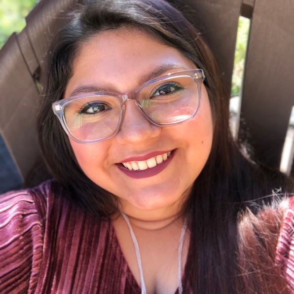 Meet your Posher, Alexandra - Picture 3 of 4